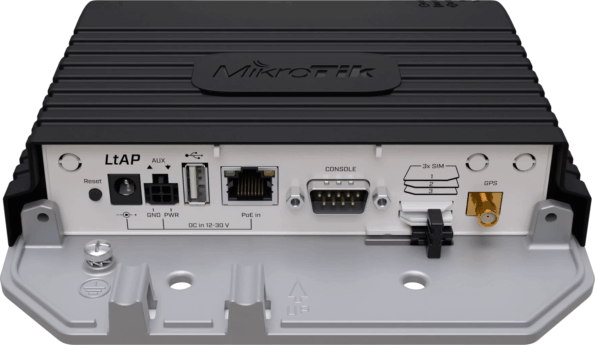 MikroTik LtAP LTE7 kit (LTE Cat 7, Wi-Fi 4, 2,4GHz, 1× Gigabit, 3× MiniSIM, GPS, PoE, kültéri)