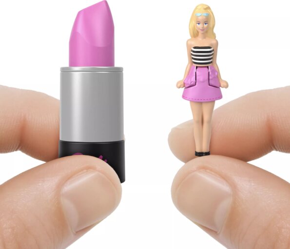 Barbie, Miniland meglepetés baba a rúzsban