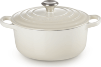 Le Creuset Signature kerek öntöttvas sütő-főzőedény, 22cm, 3,3 l, habcsók