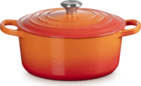 Le Creuset Signature kerek öntöttvas sütő-főzőedény, 22cm, 3,3 l, vulkán
