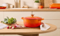 Le Creuset Signature kerek öntöttvas sütő-főzőedény, 28cm, 7,6 l, vulkán