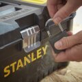Stanley STST1-75518, szerszámosláda, 16", 20 x 19.5 x 41 cm, fémcsatos, fedélben csavartartó + B6