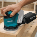 Makita DBO180 akkus excentercsiszoló, Akku és töltő nélkül