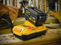Dewalt DCB118 akkumulátor és töltő szett, 18V, 8.0 Ah
