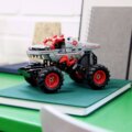 LEGO® Technic, Monster Jam™ ThunderROARus™