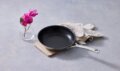 Le Creuset 3-Ply tapadásmentes serpenyő, 24 cm